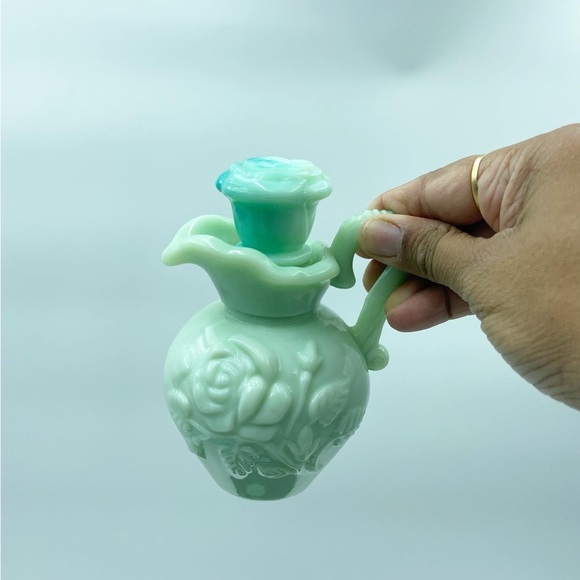 Vintage AVON Jadeite Green Milk Glass Jug Perfume Bottle Victorian Rose Pattern - Picture 6 of 8